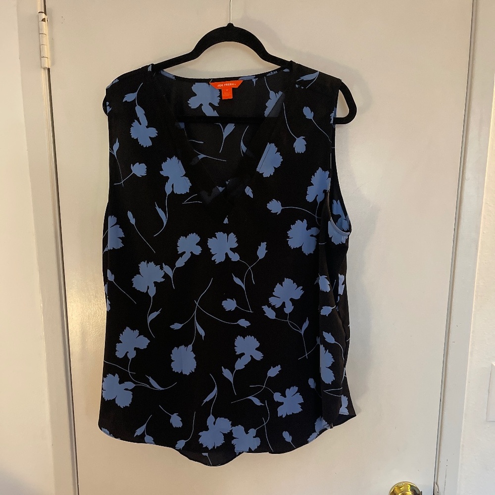 Joe Fresh 1x sleeveless navy blue with flowers shirt